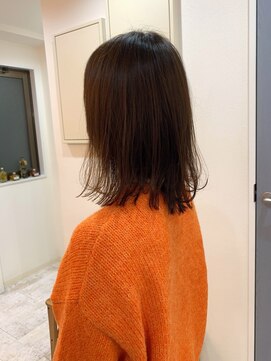 ベラ(Bella) 大人可愛い外ハネミディアムセミロング20代30代40代