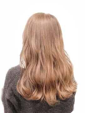 ホワイト 梅田(white) ＊ベージュ系＊ふんわりピンクグレージュ