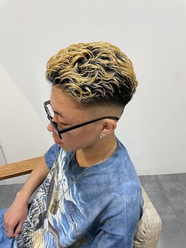 シードバイシャムロック(SEED by Shamrock) 【スキンフェード×極道パーマ】