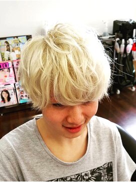 ノワール NOIR ニュアンスカラー/ハイトーンカラー/スパイキーショート