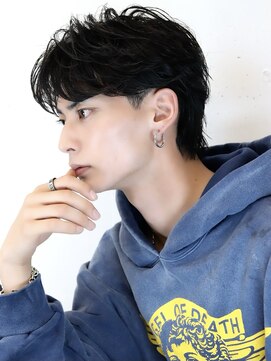 アーリー(Ali'i) センターパートマッシュウルフフェザーショートソフトツイスト