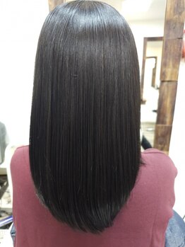 ヘアーサロン ドルチェ(DOLCE)の写真/くせ毛やうねりにお悩みの方必見！髪質に合わせた薬剤選定で、理想的な縮毛矯正を実現いたします。