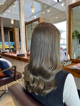 ラ メール ヘア デザイン(La mer HAIR DESIGN) グレージュ切りっぱなしボブ前髪ありミニボブミルクティベージュ