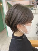 耳掛けショート/似合わせカット/アースカラー/シルキーベージュ