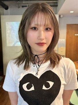 ノラジャーニー(NORA Journey) レイヤーカットミディアムレイヤー全頭ブリーチハッシュカット