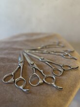 あなたにしかないデザインカット1mmのこだわりが、あなたの印象を変える。