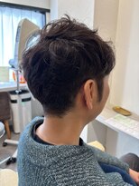 トゥ ルーチェ(tu.luce)&nbsp;癖毛も味方に。めんず刈り上げショート