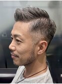 【ビジネス/清潔感】アップバングフェード×白髪ぼかしメッシュ