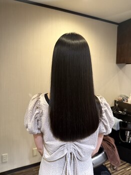 ロクサス (Roxas)の写真/髪質改善でツヤツヤストレートへ！カラーのダメージを軽減し理想の質感を叶える厳選トリートメント☆