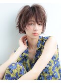 ピンクベージュ