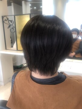 シザーズトリックス ノーブル(scissorstrix Noble) 重めのショート