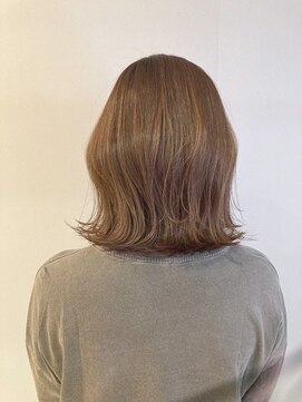 ブロッサム 東久留米店(Blossom) 20代30代大人可愛い小顔ボブ肩ライン外ハネミルクティ