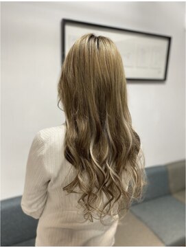 フツーロ 栄(FUTURO) プルエクステ