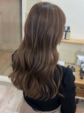 ラゴム 池袋(LAGOM) ナチュラルなベージュ細ハイライト[池袋/髪質改善]