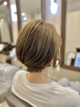 アクラ 六甲道(Acura.) 【Acura.katsu】明るめベージュショート