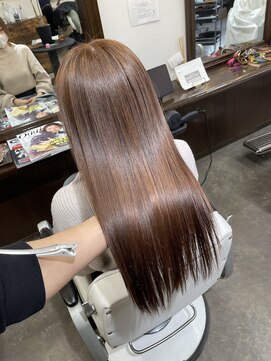 ムーブ(Moob) ベージュカラーで大人の色っぽさを演出【別府】