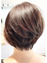 ストフ(stof)&nbsp;ショートレイヤー/前上がりショート/大人ショート