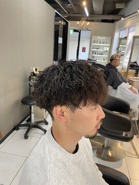 アイズ 海老名(AIZU) ツイストスパイラルパーマ　波巻きパーマ　スペインカール　眉毛