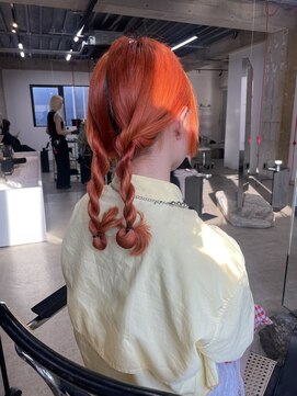 ゾーイダイミョウ(ZOEY daimyo) 映える、パキッとオレンジ