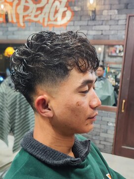 スリーセント 栄(3/cent) ニュアンスパーマ/スペインカール/フェードカット