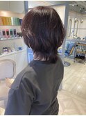 チェリーブラウンミニウルフくせ毛を活かしたヘアスタイル赤羽