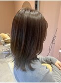 スタイリングのしやすさ◎くびれるミディアム
