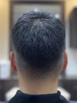 ヘアクリニックカルム 日暮里(Hair Clinic Calme) 大人フェードスタイル、バズカット、クロップ、buzzcut