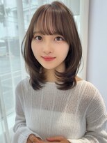 レイリー 原宿 表参道(Rayreee)&nbsp;レイヤーカットでふんわりミディアムレイヤー/シースルーバング