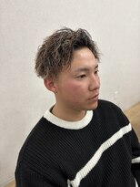 フリック(FLiC) ツイストパーマ×スキンフェード
