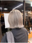 #シルバーベージュ×切りっぱなしボブ