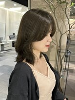 トータルビューティーサロン プリエ(prier)&nbsp;顔周りカット/小顔カット/ミディアムレイヤー/オリーブベージュ