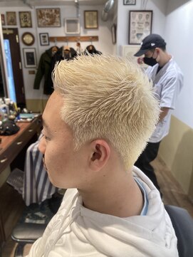 カムレイドフォーライフ(COMRADE 4 LIFE) ハイトーンショートスタイル　担当松尾