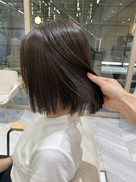 ゼスト フィーノ(ZEST fino) 【橋本姫奈】ぱつっとボブ×柔らかオリーブベージュ