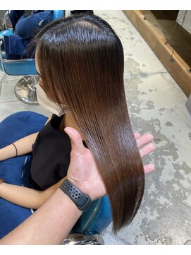 リラエ(Lyrae) 縮毛矯正/髪質改善/美髪カラー/トリートメント【大阪/西梅田】