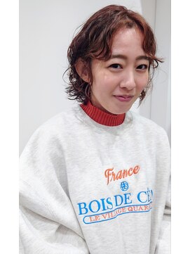 ルッツ(Lutz) センター分けショートパーマ