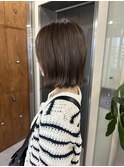切りっぱなし外ハネボブグレーベージュレイヤー