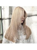レイヤーカット/ホワイトブロンド/ホワイトベージュ