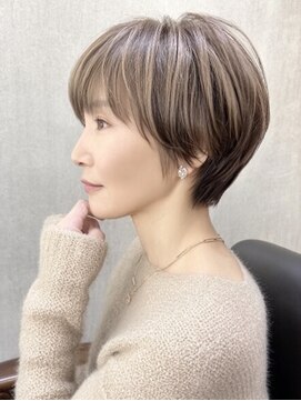 ルーファス 恵比寿 渋谷(Ruufus) 【40代50代60代】くびれショートボブ／前髪あり／面長丸顔◎