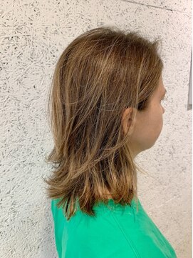 DAMANI 表参道 髪質改善/ヘッドスパ/ハイライト/白髪染め/白髪ぼかし/縮毛矯正 似合わせカット/ミディアムレイヤーカット[表参道駅]