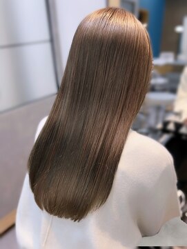 ラ ヴェラー(La valeur) ブリーチなし艶感ブラウンベージュ似合わせ冬レイヤーカット