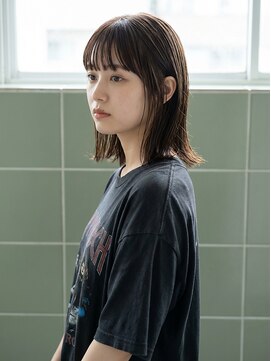 ヘアーサロン 6(hair salon) 鎖骨の長さ丸みがない切りっぱなし
