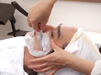 ヘアサロン カミヤ(Hairsalon KAMIYA)の写真/メンズ大歓迎!理容室ならではのシェービングとリラックスタイムで好印象へ★