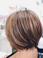 ウエニアフェクト(UE2 AFECTO)&nbsp;シャープなショートボブ