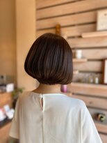 サロンドカスティーロ(salon de castillo)&nbsp;20代30代40代大人きれい耳掛けストレート丸みボブマロンベージュ