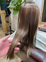 シアン(CYAN)&nbsp;ツヤ髪ハイライトベージュ