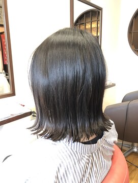 ヘアモード 美結(hair-mode) 切りっぱなしロングボブ