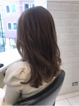 ルイス(LUYS) ローレイヤーセミロング【寺尾明子】