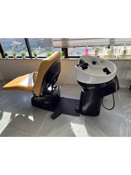 落ち着いた空間で心も髪もリフレッシュ♪頑張った自分と髪へのご褒美タイムをお過ごしください！