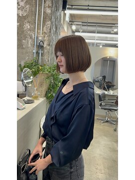 リラクオーレ 三宮 元町(LIRA CUORE) 切りっぱなしボブ