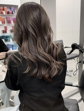 ジルブラン(JIL BLAN) ハイライトバレイヤージュダブルカラーショートカット30代40代